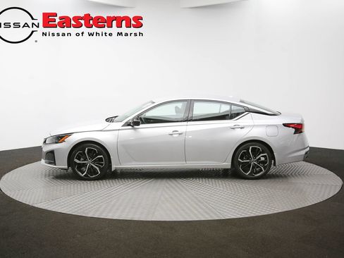 Used 2023 Nissan Altima 2.5 SR FWD image 55