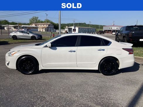 Used 2014 Nissan Altima 2.5 SL w/ Technology Package FWD image 7