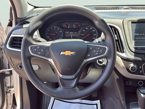 Used 2018 Chevrolet Equinox LS FWD image 28
