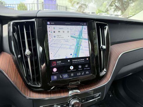 Certified 2023 Volvo XC60 B5 Plus AWD/4WD image 20