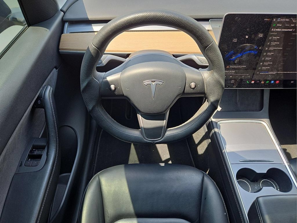 Used 2021 Tesla Model Y Long Range AWD/4WD image 13