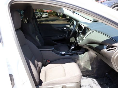 Used 2023 Chevrolet Malibu LT FWD image 27