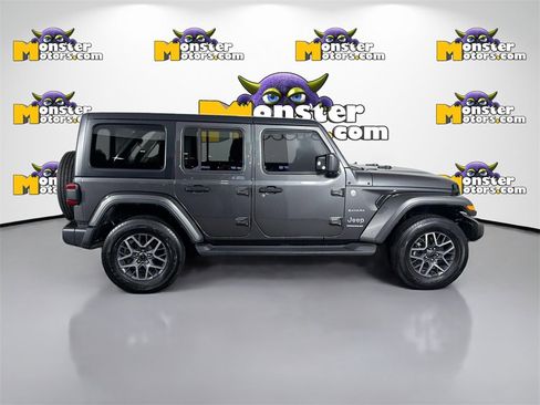 Used 2024 Jeep Wrangler Sahara image 4