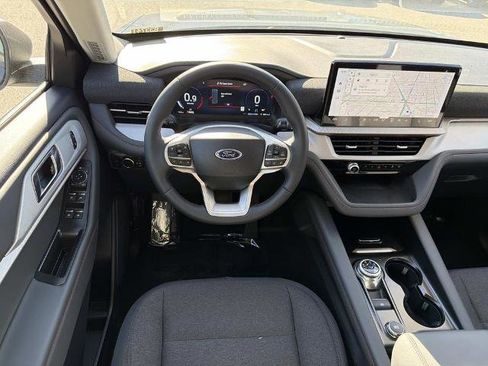 Certified 2025 Ford Explorer Active RWD image 11