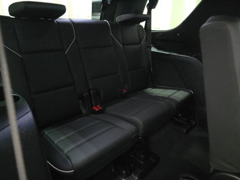 Used 2021 Cadillac Escalade Premium Luxury image 14