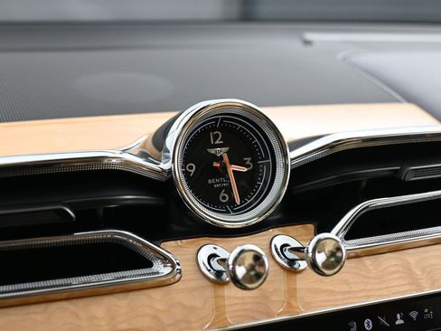 New 2025 Bentley Bentayga image 21