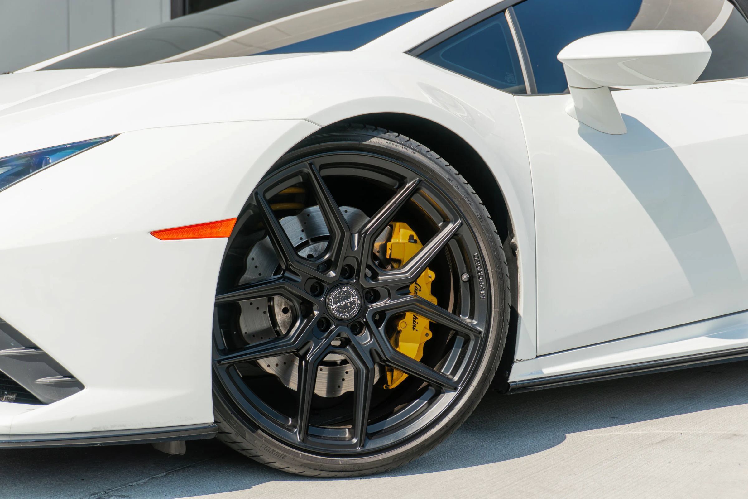 Used 2021 Lamborghini Huracan EVO RWD image 24
