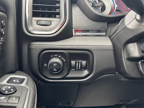 Used 2022 RAM 2500 Limited image 28