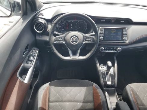 Used 2018 Nissan Kicks SR FWD image 29