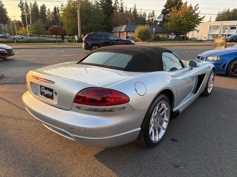 Used 2004 Dodge Viper SRT-10 image 9