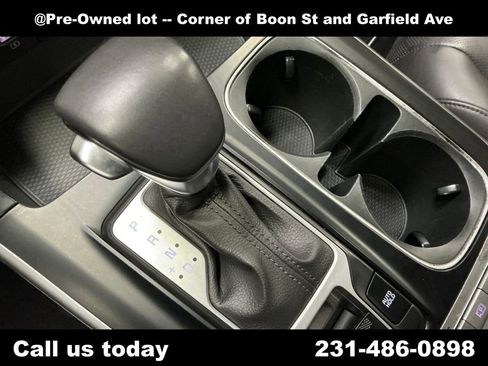 Used 2024 Kia Carnival LX FWD image 24