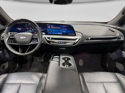 Used 2025 Cadillac Lyriq Luxury AWD/4WD image 15