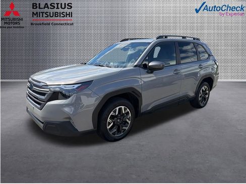 Used 2025 Subaru Forester Premium w/ Convenience Package #1 AWD/4WD image 16
