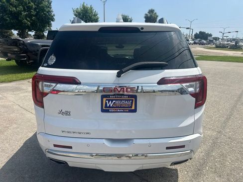 Used 2021 GMC Acadia Denali w/ Denali Technology Package FWD image 4