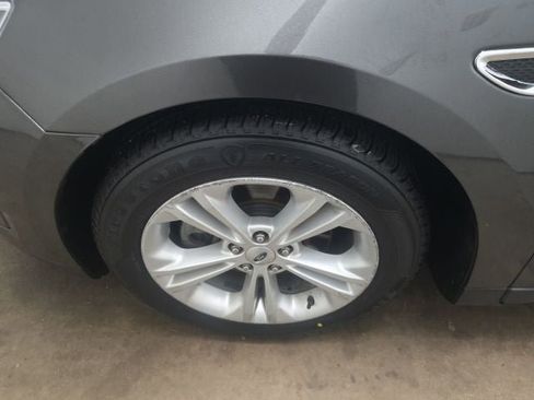 Used 2015 Ford Taurus SEL w/ Equipment Group 201A FWD image 18
