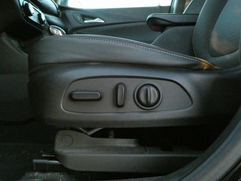 Used 2020 Buick Encore GX Preferred w/ Cold Weather Comfort Package image 8