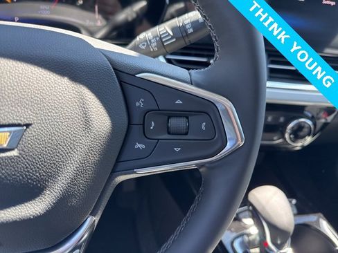 New 2025 Chevrolet Trax LT w/ Sunroof Package image 15