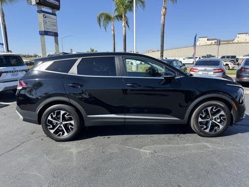 Used 2024 Kia Sportage EX FWD image 11