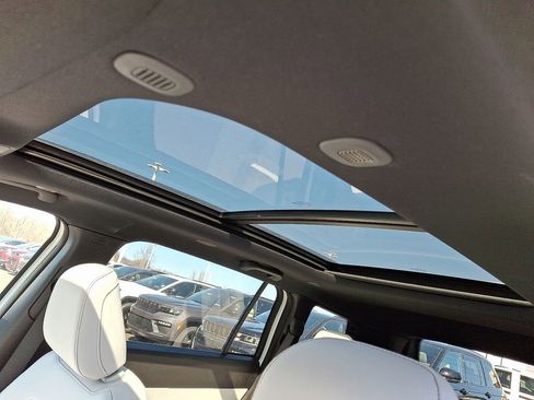 New 2026 Jeep Cherokee Overland image 11