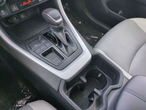 Used 2023 Toyota RAV4 XLE Premium FWD image 12