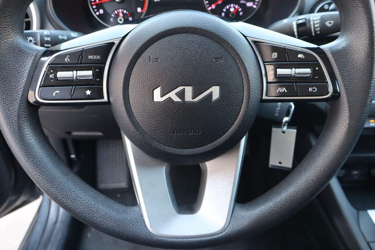 Used 2024 Kia Forte LXS FWD image 11