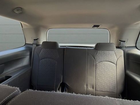 Used 2016 GMC Acadia SLE image 30