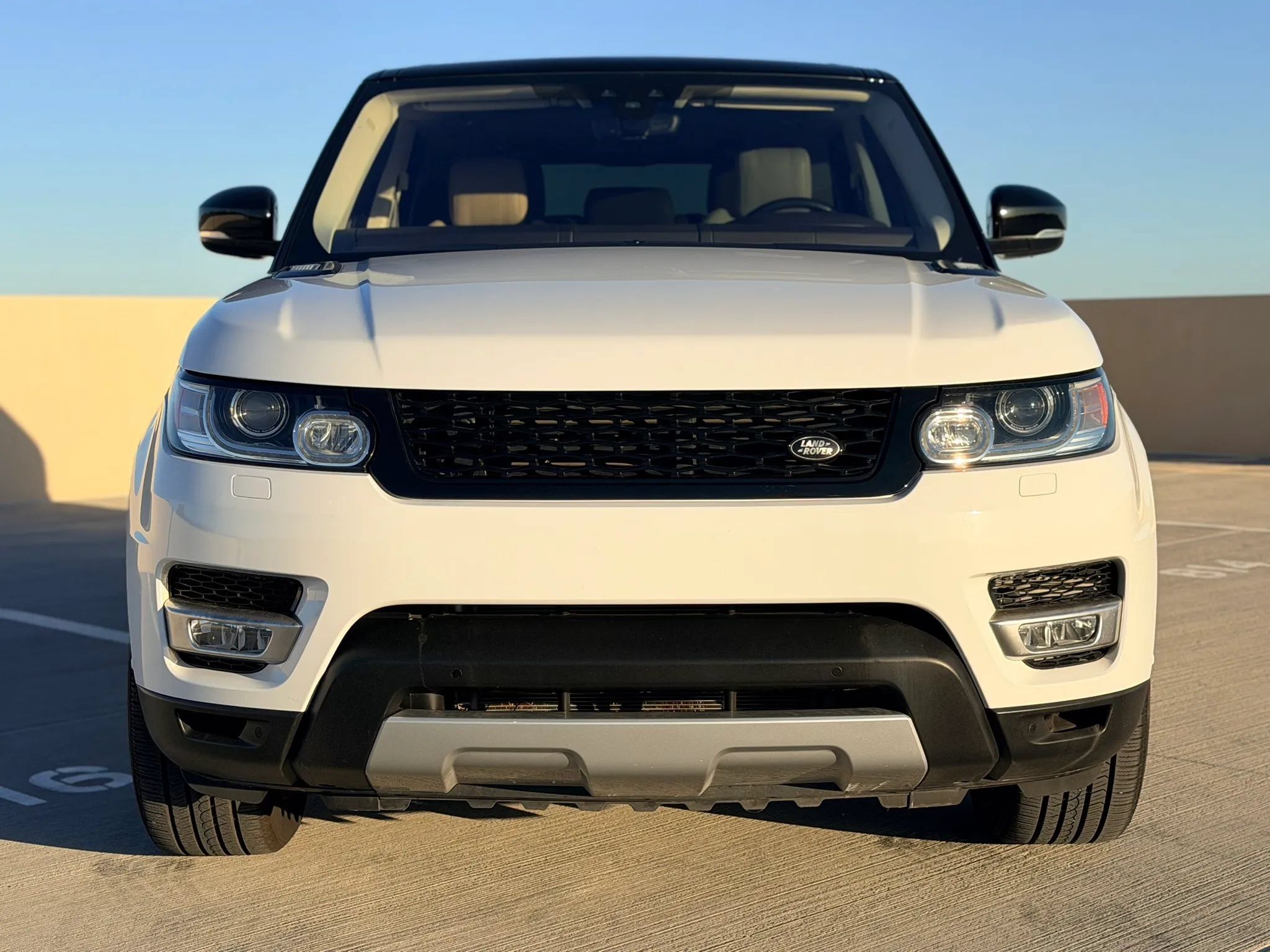 Used 2017 Land Rover Range Rover Sport HSE AWD/4WD image 4