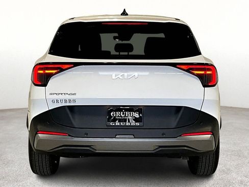 Used 2026 Kia Sportage EX FWD image 5