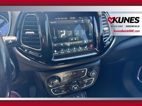 Used 2018 Jeep Compass Limited w/ Navigation Group AWD/4WD image 23