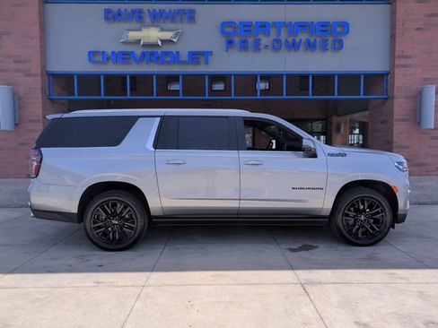 Used 2024 Chevrolet Suburban High Country AWD/4WD image 10
