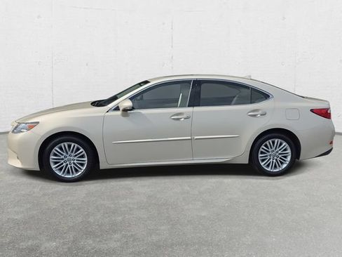 Used 2013 Lexus ES 350 w/ Luxury Pkg FWD image 8