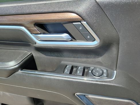 Used 2024 Chevrolet Silverado 2500 LT AWD/4WD image 19