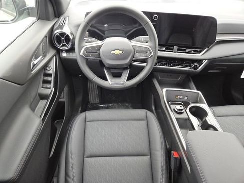 New 2026 Chevrolet Equinox LT w/ Convenience Package II image 31