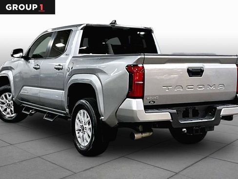 Used 2024 Toyota Tacoma SR5 AWD/4WD image 12