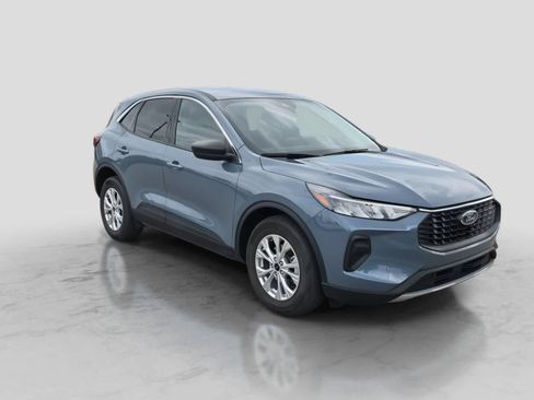 Used 2023 Ford Escape Active AWD/4WD image 2
