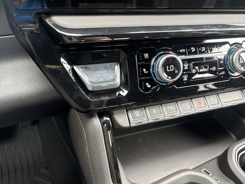 New 2026 GMC Sierra 2500 AT4 w/ Technology Package AWD/4WD image 17
