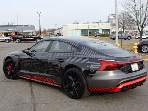 Used 2023 Audi RS e-tron GT Base image 4