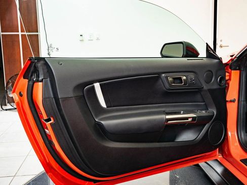 Used 2022 Ford Mustang Shelby GT500 w/ Technology Package image 22