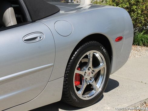 Used 2002 Chevrolet Corvette Convertible w/ Preferred Equipment Group2 image 12