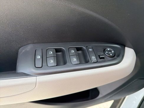 New 2026 Hyundai Venue SEL FWD image 32