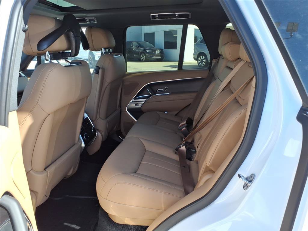 New 2026 Land Rover Range Rover SE AWD/4WD image 13