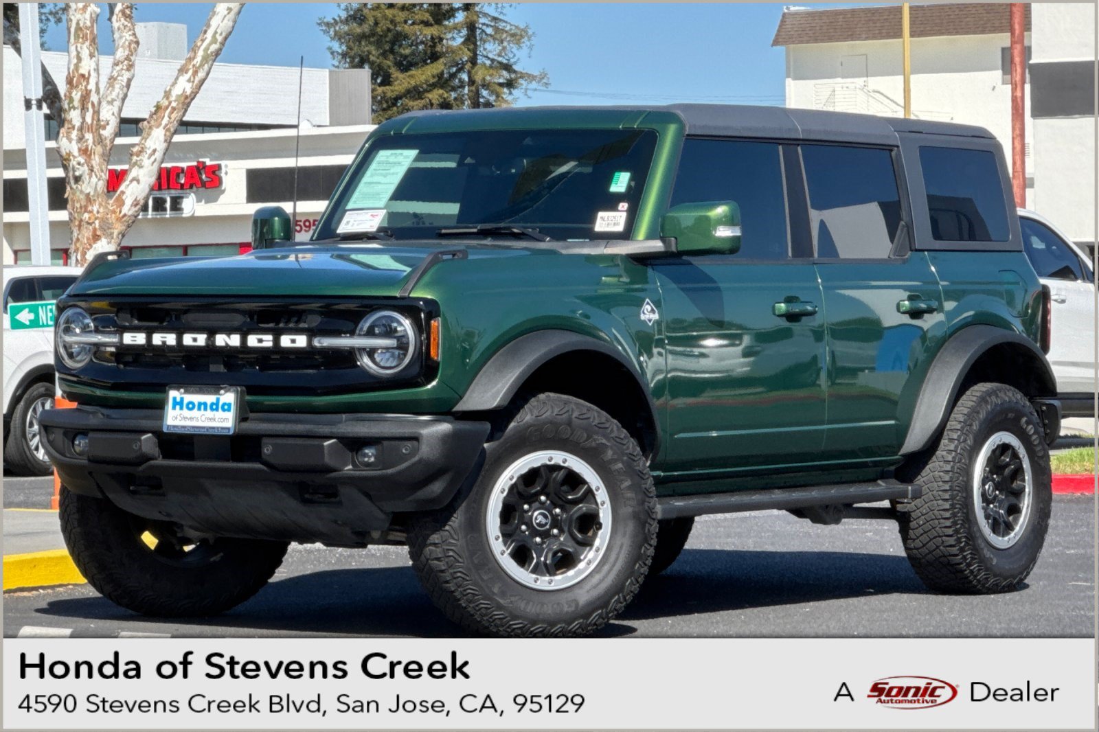 Used 2022 Ford Bronco Outer Banks w/ Sasquatch Package AWD/4WD image 1