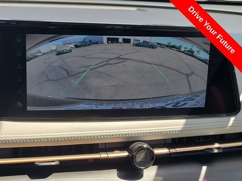 Used 2023 Nissan Ariya FWD image 12