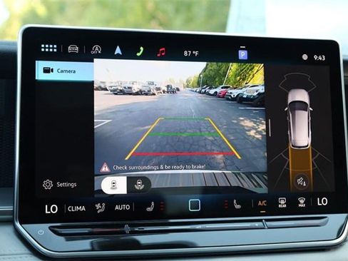 New 2025 Volkswagen Tiguan SE image 14