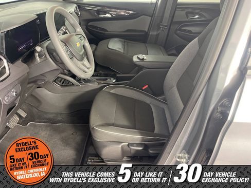 Certified 2025 Chevrolet TrailBlazer LT w/ Driver Confidence Package image 27