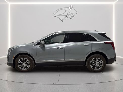Used 2023 Cadillac XT5 Premium Luxury w/ Technology Package AWD/4WD image 2