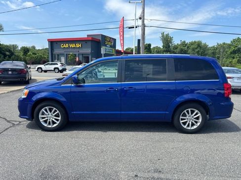 Used 2018 Dodge Grand Caravan SXT w/ Driver Convenience Group FWD image 8