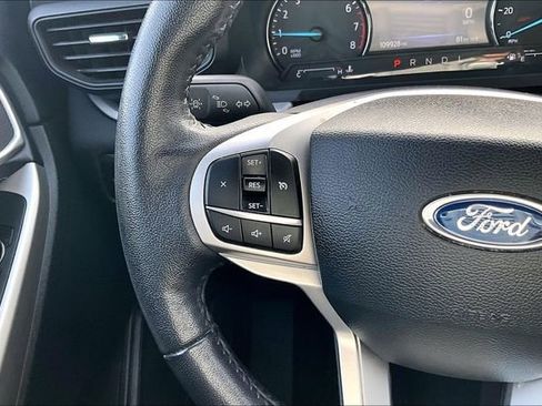 Used 2023 Ford Explorer XLT image 13