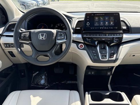 Used 2026 Honda Odyssey EX-L image 2