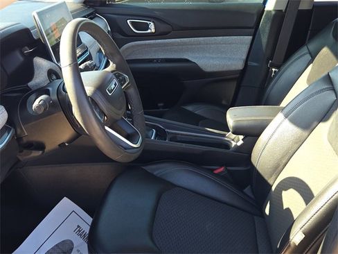 Used 2022 Jeep Compass Latitude image 17